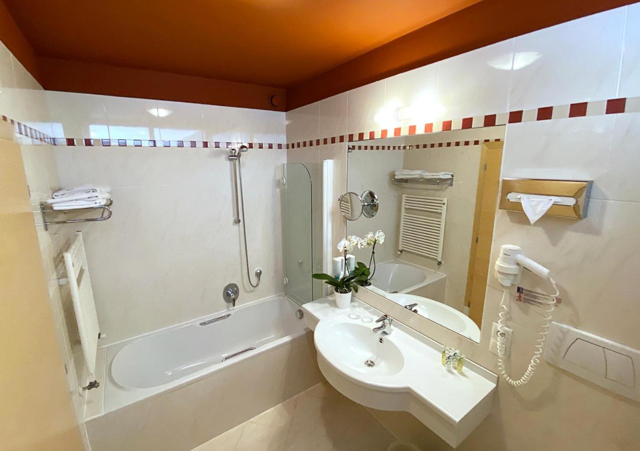 Hotel Eberle Больцано Екстер'єр фото